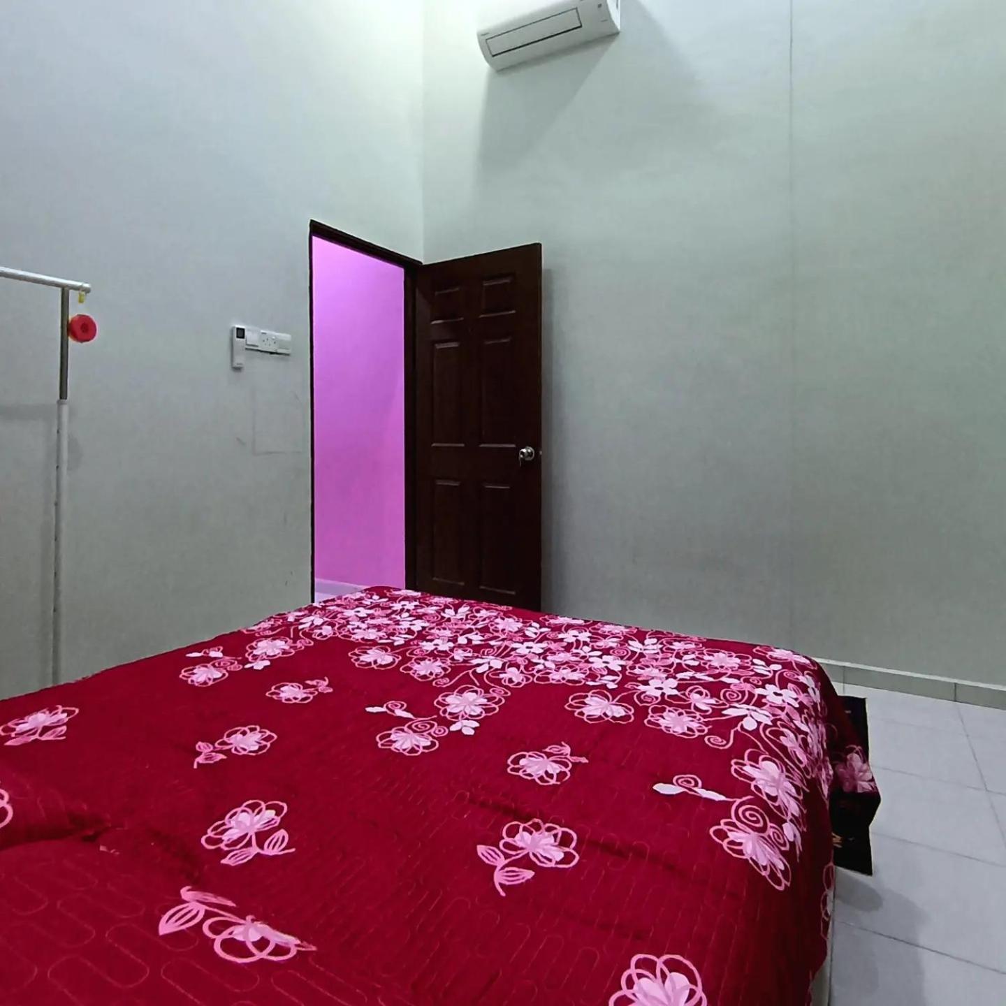 Ebnur Homestay Arau Exteriör bild