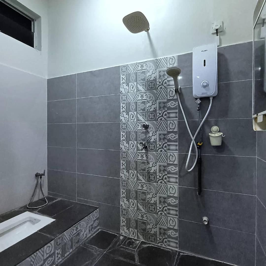 Ebnur Homestay Arau Exteriör bild