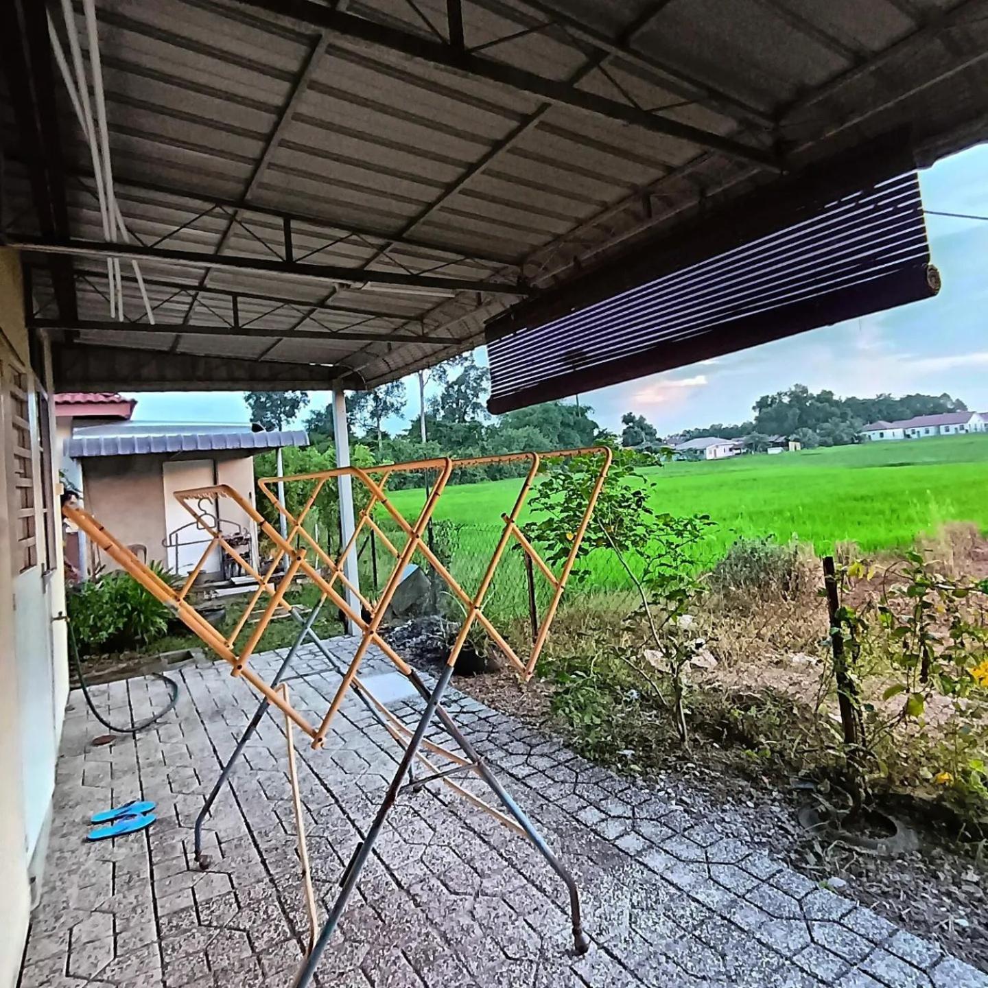 Ebnur Homestay Arau Exteriör bild